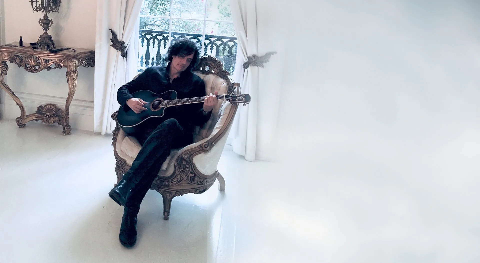 Jon Mullane performing